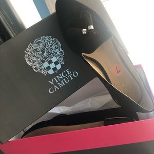 🌟 VINCE CAMUTO Suede Flats 🌟